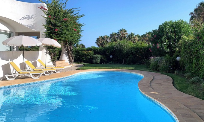 Albufeira Villa | Maravillosa villa, piscina, vista al mar, 5 min. a pie de playa, jardín, aire acondicionado, wifi,