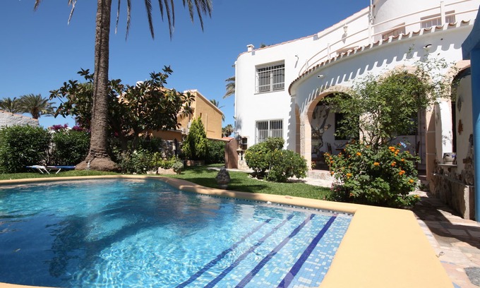 Playa de la Almadrava Casa | Hermosa villa justo en la playa de piedra de Denia