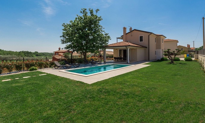 Montizana Villa | Villa Stefany by Villas Guide
