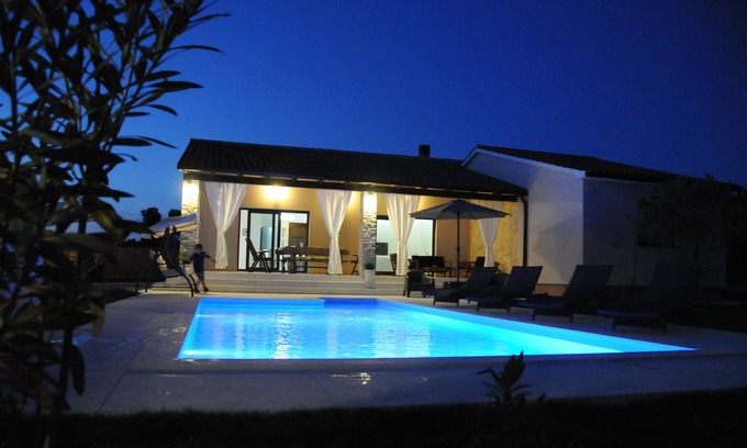 Galizana Villa | Hermosa Villa Toni con piscina privada para unas vacaciones perfectas, conexión Wi-Fi
