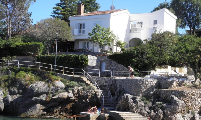 Vantacici Villa | Hermosa "Villa Valica" a pocos pasos de una playa de arena.