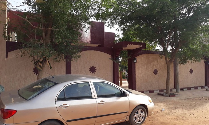 Niamey Cama Y Desayuno | Beautiful villa with 6 bedrooms, 5 showers, hot/cold water and ample parking space