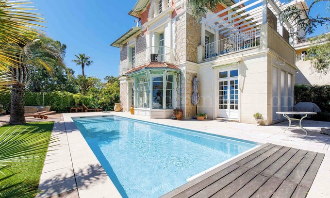 Riou - Petit Juas - Av de Grasse Villa | Vista excepcional frente a la bahía de Cannes, el puerto viejo, Le Suquet, las islas