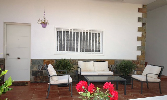 Valle de San Lorenzo Villa | Preciosa villa con Jardín, jacuzzi y vistas al mar