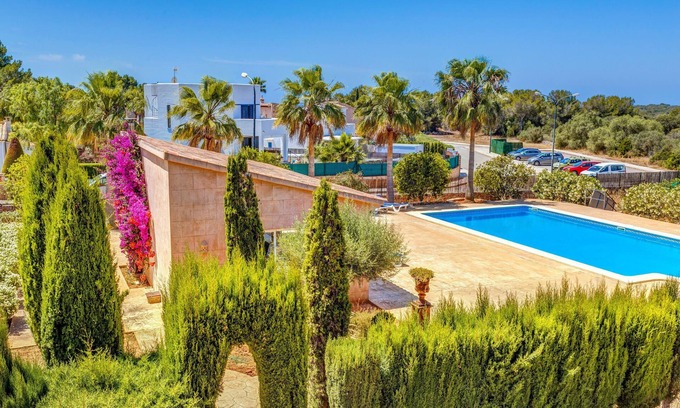 Llucmajor Casa | Hermosa villa con piscina, terraza, patio, jardín, Wi-Fi y aire acondicionado