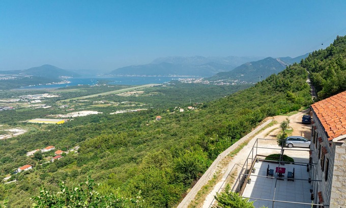 Kotor Villa | Estudio en la ladera con vista al mar