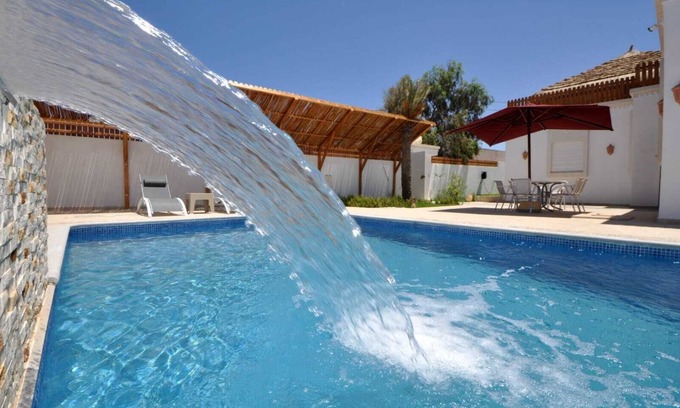 Midoun Villa | Beautiful villa with swimming pool not overlooked