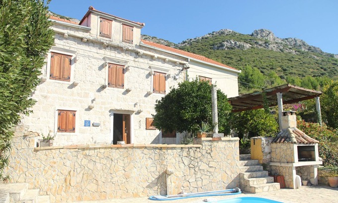 Viganj Villa | Hermosa Villas ideal para grupos grandes con magníficas vistas y piscina privada