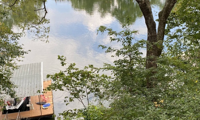 Estill Springs Casa | Beautiful waterfront home on Tim’s Ford Lake with lake views and a private dock.