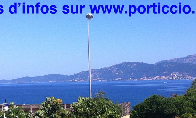 Pietrosella Apartamento | Muy bonito apartamento con aire acondicionado y vistas panorámicas al mar, playa a 30m.