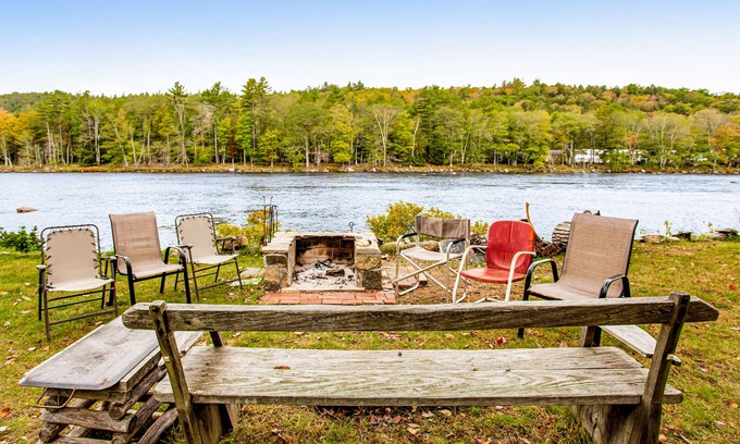 Chestertown Casa | Beautiful waterfront home with hot tub & firepit - right on the river's edge