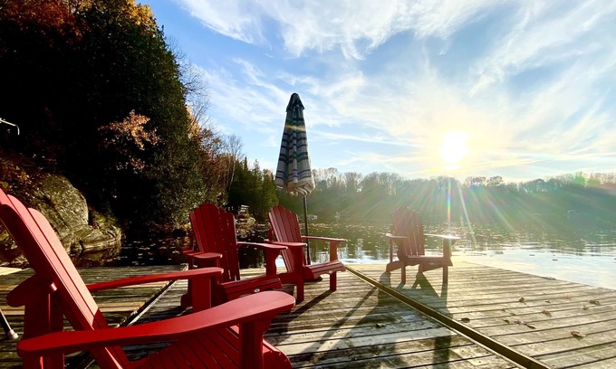 McDougall Cabaña | Beautiful Waterfront Cottage w/ Swim Spa Hot Tub, Sleeps 19