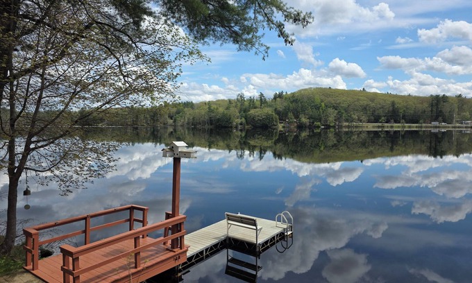 Rindge Cabaña | Beautiful Waterfront Cottage With a HOT TUB For Your Family Getaway!