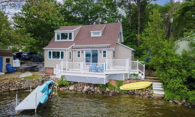 Franklin Casa | Beautiful Waterfront Home on Webster Lake!