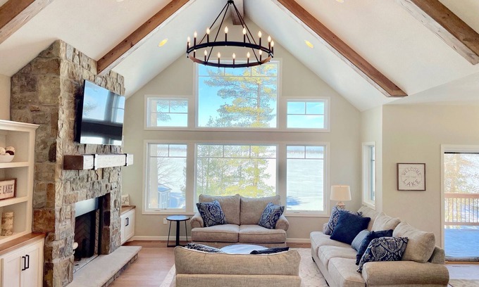 Brainerd Casa | Beautiful NEW waterfront lake home on Gull Lake Chain - Round Lake