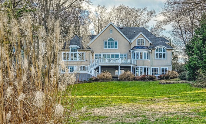 Annapolis Casa | Beautiful waterfront home on The Chesapeake Bay with private dock & beach access