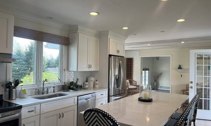 Fairfield Casa | Beautiful Waterfront home in the amazing Black Rock Area!