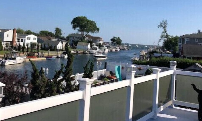 Massapequa Casa | Beautiful Waterfront Retreat!