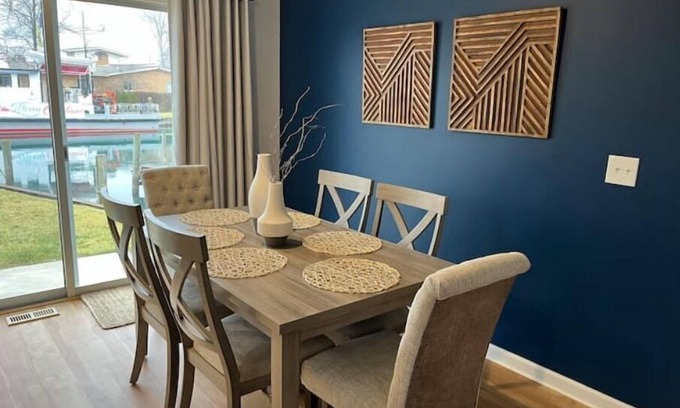 Algonac Casa | Beautiful waterfront vacation home -open & modern