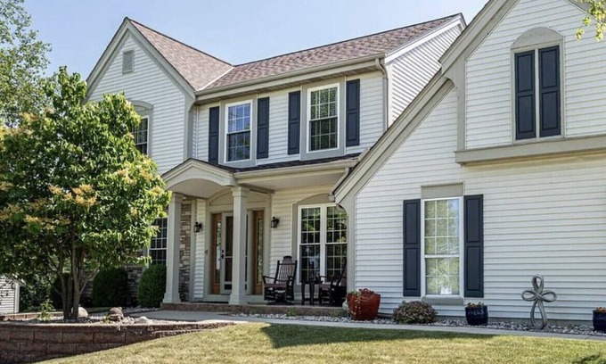 Waukesha Casa | Beautiful Waukesha Home
