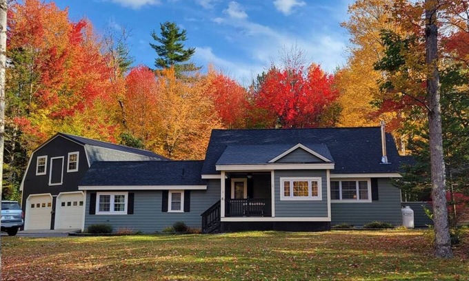 Thornton Casa | Beautiful White Mountains Home w/Sauna, Firepit and Gameroom