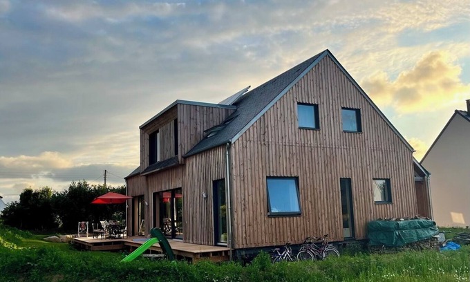 Trevou-Treguignec Casa | Beautiful wooden house 1 km from the coast