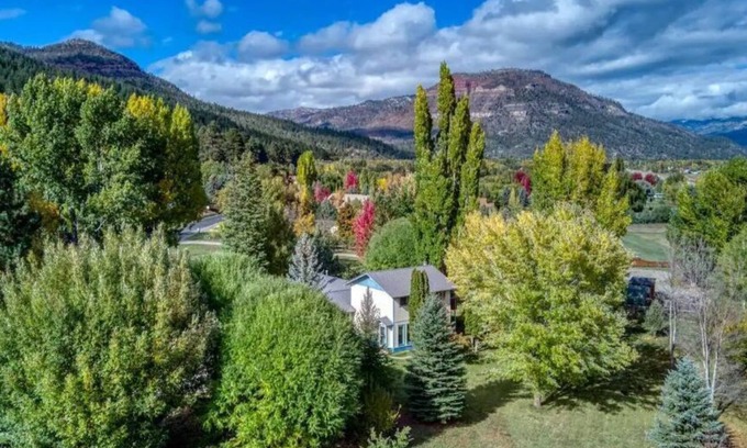 Trimble Casa | Beautiful yard, near hot springs/trails, dogs welc