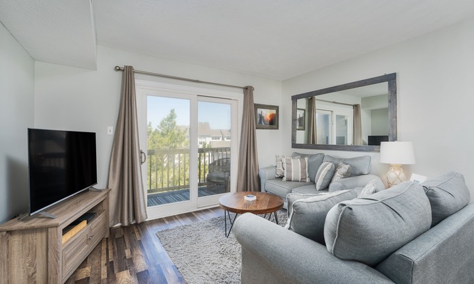 Ocean Sands Condominio | Beautifully appointed Corolla condo with direct beach access!