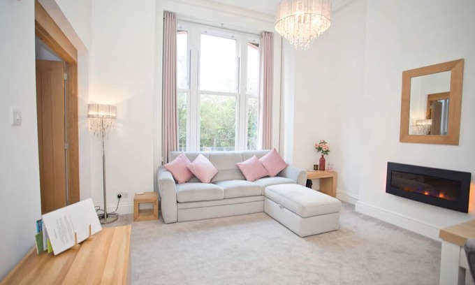 West Cliff Apartamento | Beautifully Charming Apartment - Next to the Beach