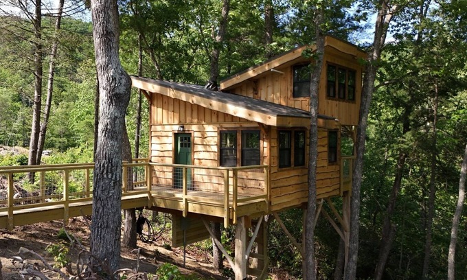 Zirconia Cabina | Custom Tajar Treehouse in Tuxedo Falls Resort with Private Waterfalls & Hiking