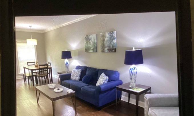 Oxford Condominio | Beautifully decorated 4 bed 4.5 bath condo just waiting for you in Oxford!