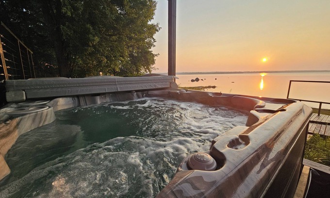 Petawawa Cabaña | Beautifully Designed Cottage