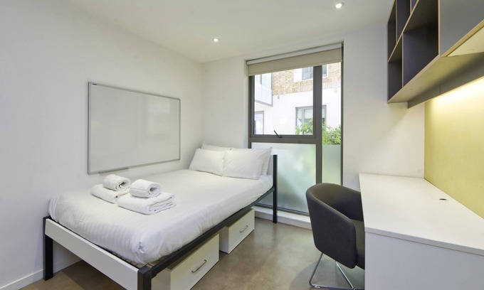 Ravenscourt Park Apartamento | Beautifully Designed Student Studio in London