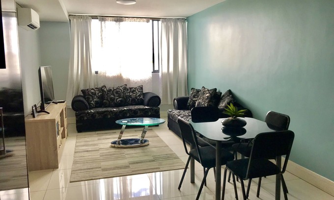 Windhoek Central Apartamento | Bellamente amueblado, en el corazón de Windhoek.