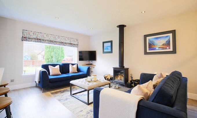 Aviemore Casa | Beautifully furnished three- bedroom property, offering a luxurious feel with its stylish decor and