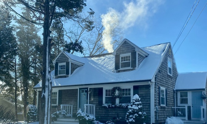 Green Harbor-Cedar Crest Casa | Beautifully Maintained Home 1/2 mile from Beach!