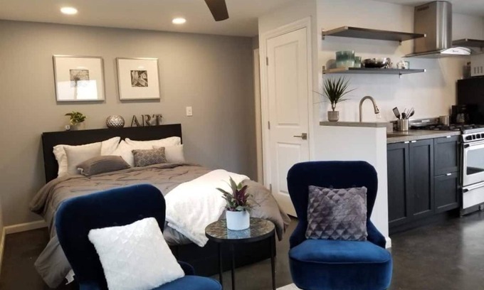 North Hollywood Cabaña | Beautifully Newly Renovated Private Guesthouse