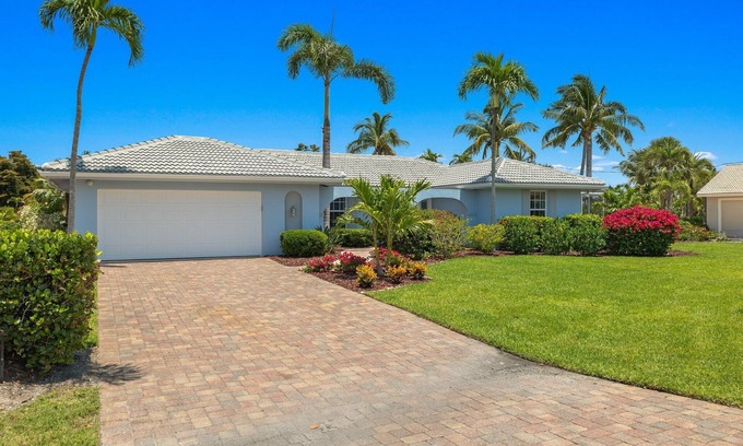 Shell Harbor Casa | Beautifully newly redesigned canal front pool home minutes to beach! NEW!