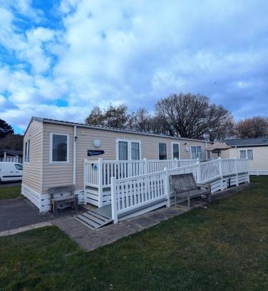 New Forest District Complejo | BEAUTIFULLY PRESENTED CARAVAN DOG FRIENDLY on AWARD WINNING SHOREFIELD COUNTRY PARK Entertainment passes and linen included