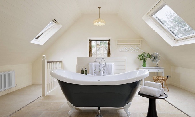Broadwell Cabaña | Beautifully presented dog friendly - The Coach House at Broadwell Manor