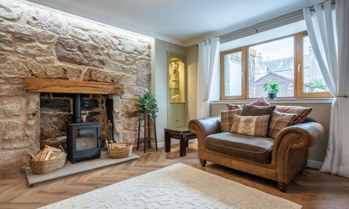 Nairn Casa | Beautifully presented Cottage by the beach