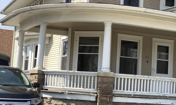 New Hampton Casa | Beautifully preserved 5 bedroom home for gathering family and friends!