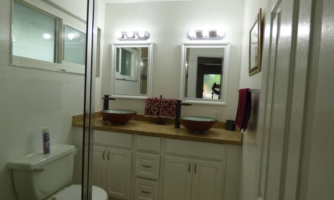 Agoura Hills Casa | Beautifully remodeled, Furnished, 4 Bedrooms and 3 Bathrooms,