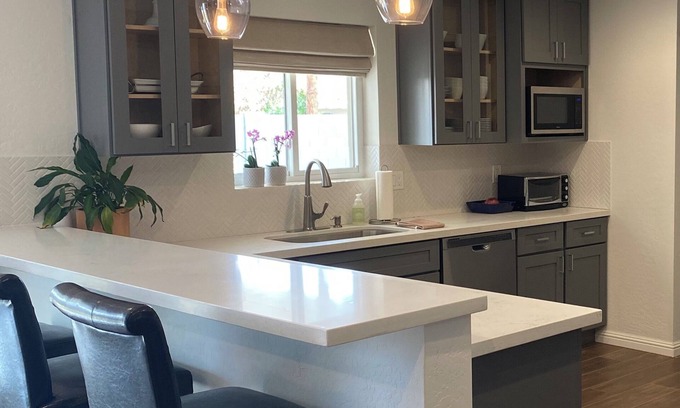 Scottsdale Country Acres Casa | Beautifully remodeled 2 bd/2bth home away from home in the heart of Scottsdale