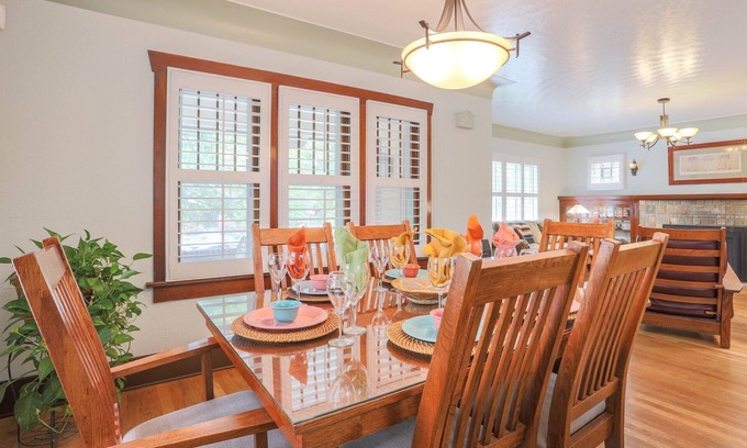 West Highland Casa | Beautifully remodeled Craftsman Bungalow- Close to Coors Field- Denver Highlands