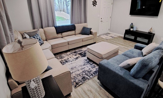 Gypsum Casa | Beautifully remodeled house that sleeps 10 by Lake Erie Fun.