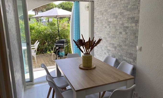 La Petite Motte Apartamento | Beautifully renovated Studio cabin, with private garden, close to the beach, BBQ