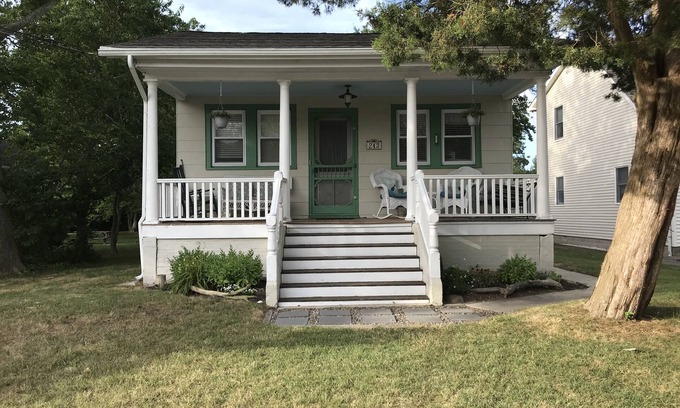 West Cape May Cabaña | Casa de campo bellamente renovada, cerca del océano!