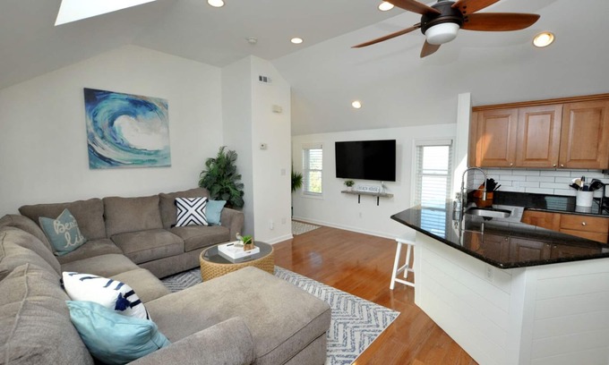 Ventnor City Casa | Beautifully renovated 2 BR, 2 BR Open Floor Plan, Perfect Location!