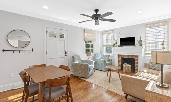 Greenville Casa | Beautifully Renovated Cottage Style Home - 5 Mins from Downtown